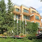 Guest house Brigantina 3*